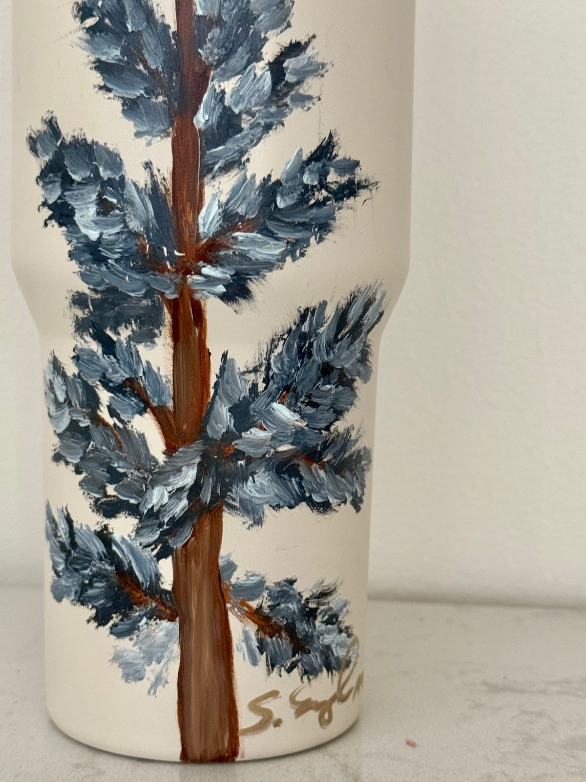 Hand painted 34oz cream hydrojug - lone blue spruce