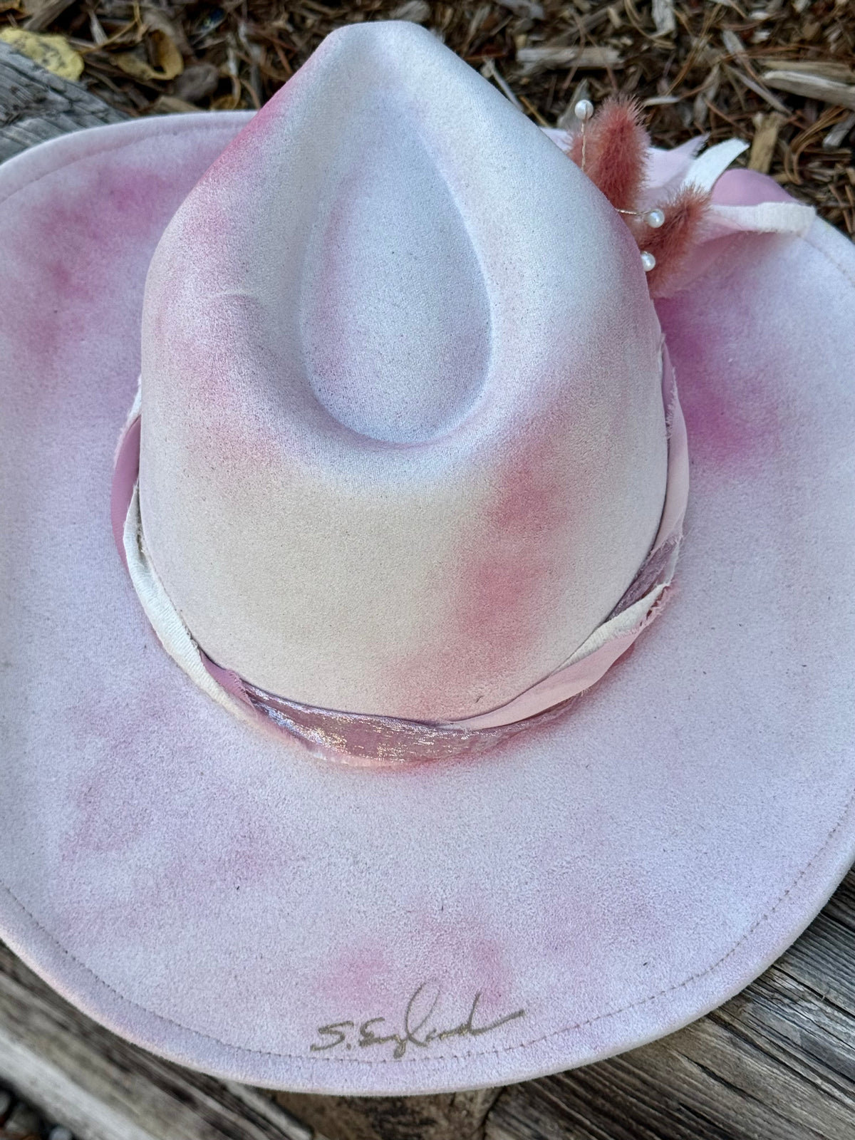 Hand painted white vegan suede cowgirl/boy hat - pink spray design
